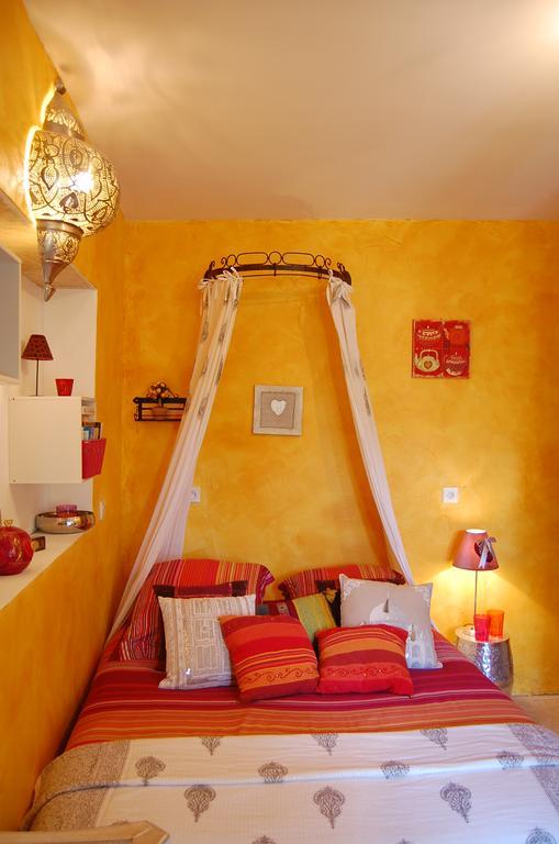 Maison D'Hotes Le Mas De Lila Vers Pont du Gard Cameră foto